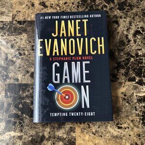 JANET EVANOVICH Game On: Tempting Twenty-Eight (28) Stephanie Plum 2021 HCDJ
